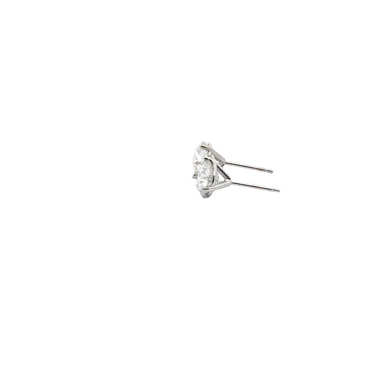 Round Diamond Stud Earrings in White Gold