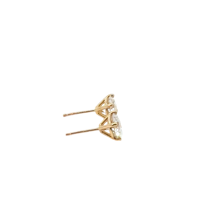 Round Diamond Stud Earrings in Yellow Gold