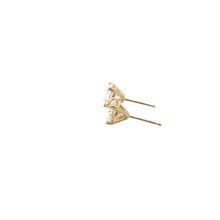 Round Diamond Stud Earrings in Yellow Gold