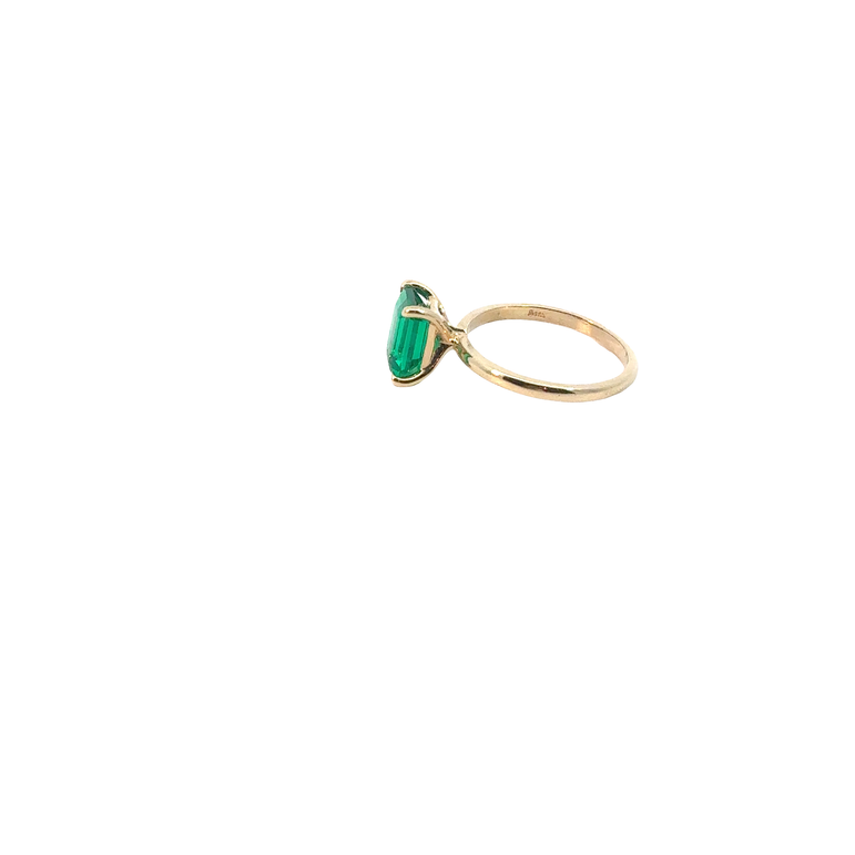 Emerald Cut Emerald Solitaire Ring in Yellow Gold