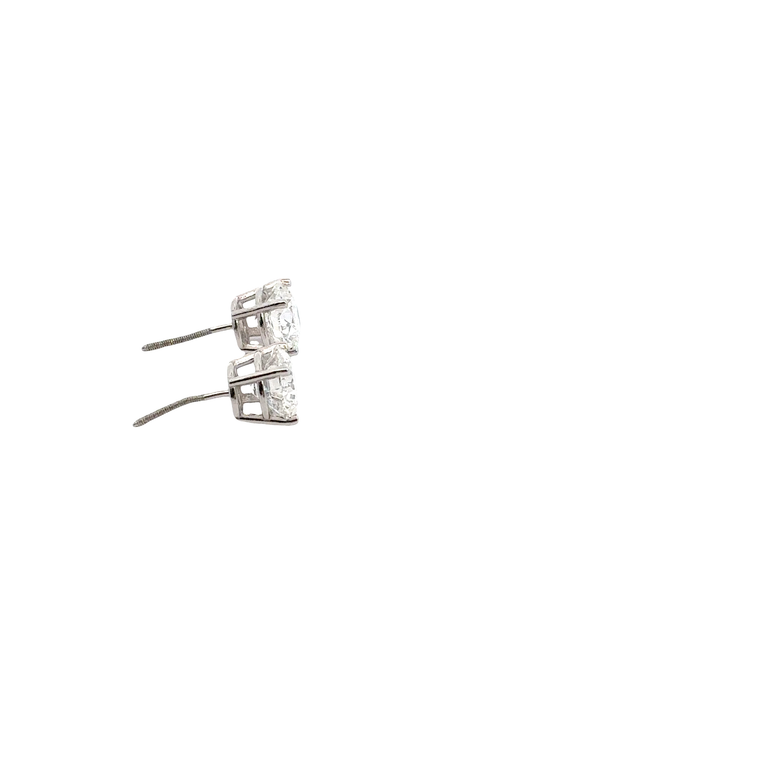 Round Diamond Stud Earrings in White Gold