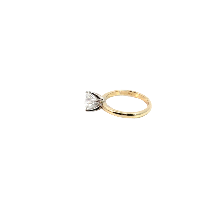 Round Brilliant Diamond Solitaire Ring in Yellow Gold