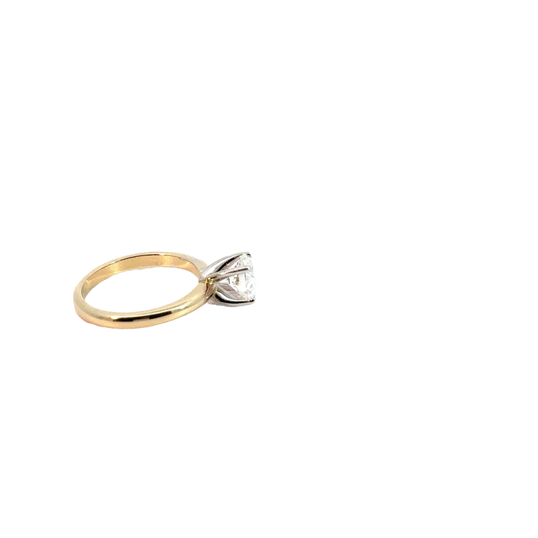 Round Brilliant Diamond Solitaire Ring in Yellow Gold