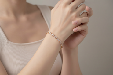 Yellow Gold Diamond Geometric Link Tennis Bracelet