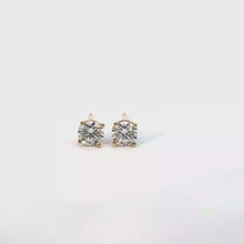 Round Diamond Stud Earrings in Yellow Gold