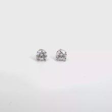 Round Diamond Stud Earrings in White Gold